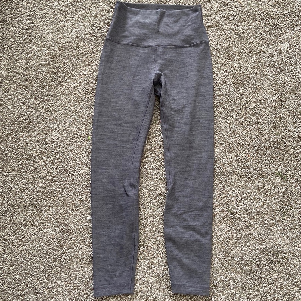 Lululemon Grey size 4 25” Align Leggings